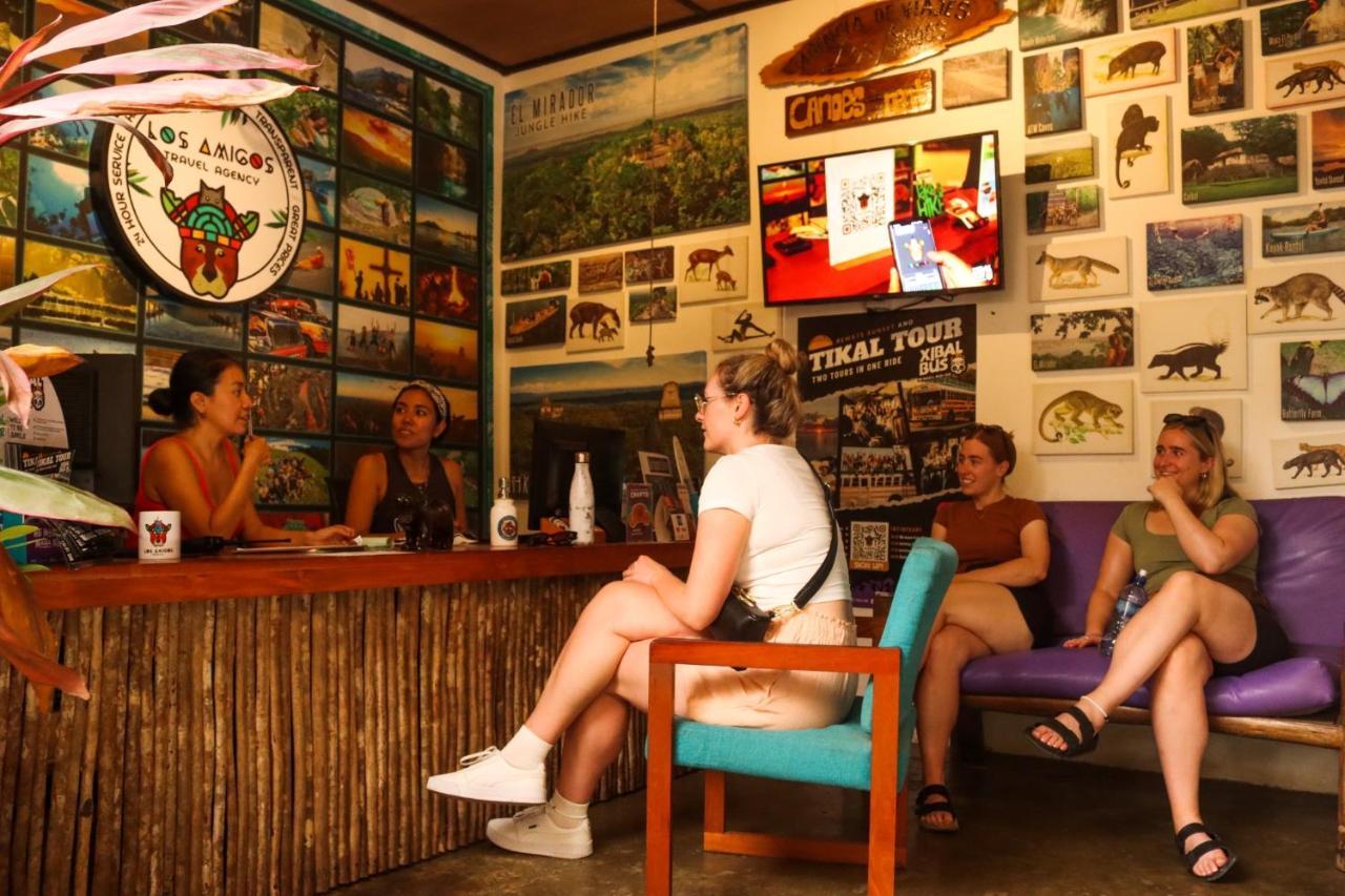 Los Amigos Hostel Flores Eksteriør billede