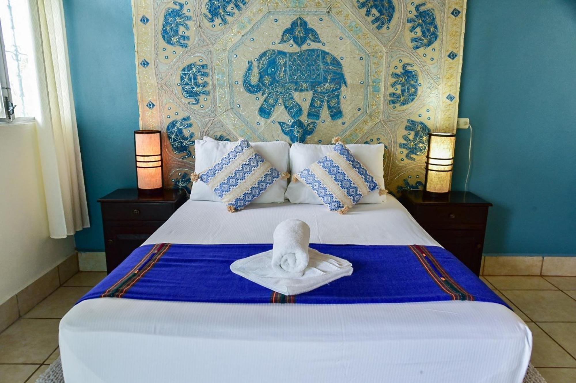 Los Amigos Hostel Flores Eksteriør billede