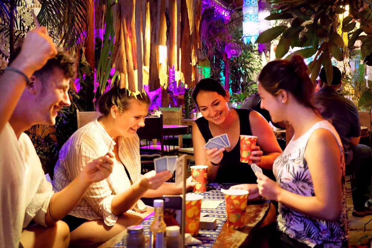 Los Amigos Hostel Flores Eksteriør billede